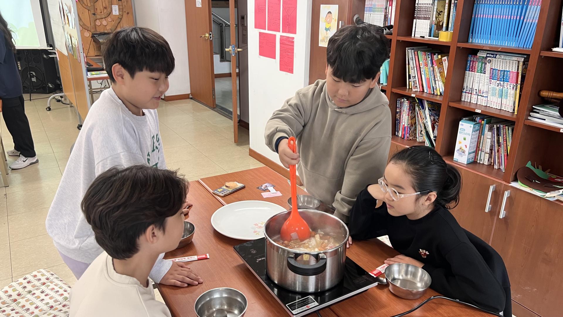 후암교회 초등부-2025.10.26 초등부&교회야놀자(3)-72953436119.jpg